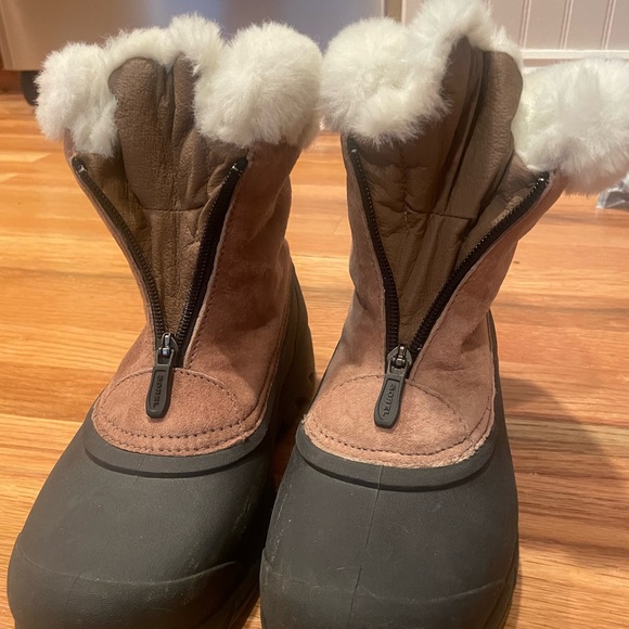 Worn 2x Sorel boots - Picture 3 of 7